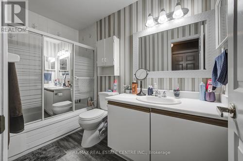 21 Edwin Crescent, Tillsonburg, ON - Indoor Photo Showing Bathroom