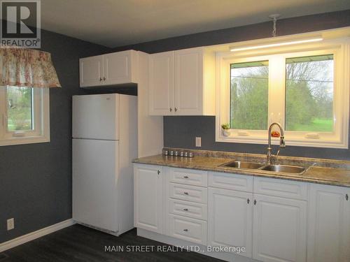 263 Victoria Street, Trent Hills (Campbellford), ON - Indoor Photo Showing Kitchen With Double Sink