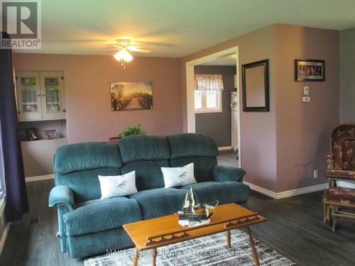 263 Victoria Street, Trent Hills (Campbellford), ON - Indoor Photo Showing Living Room