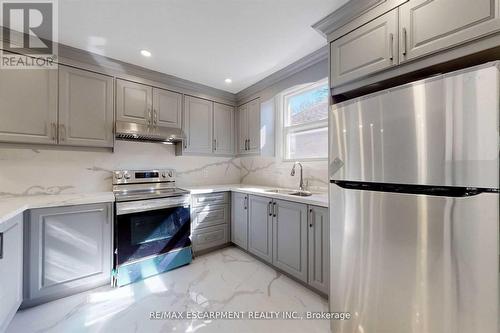 147 Garside Avenue S, Hamilton, ON - Indoor Photo Showing Kitchen With Upgraded Kitchen