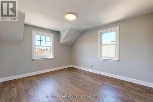 147 Garside Avenue S, Hamilton, ON - Indoor Photo Showing Other Room