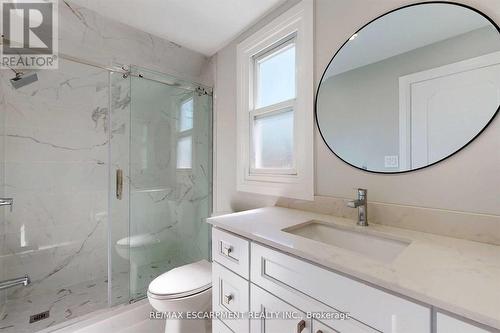 147 Garside Avenue S, Hamilton, ON - Indoor Photo Showing Bathroom
