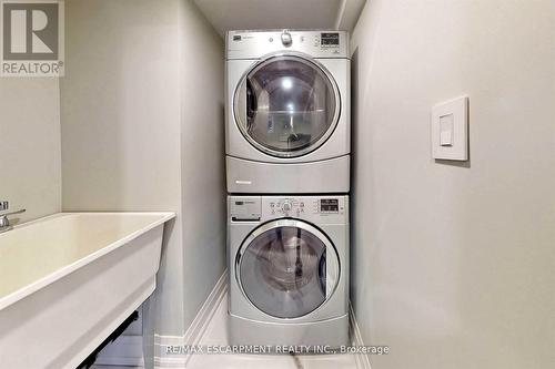 147 Garside Avenue S, Hamilton, ON - Indoor Photo Showing Laundry Room