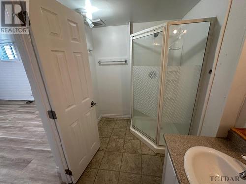 452 Melrose Blvd, Timmins, ON - Indoor Photo Showing Bathroom