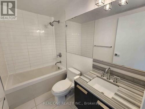2705 - 42 Charles Street E, Toronto, ON - Indoor Photo Showing Bathroom