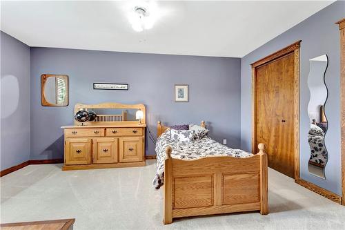 685 Robson Road, Waterdown, ON - Indoor Photo Showing Bedroom