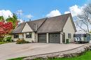 685 Robson Road, Waterdown, ON  - Outdoor With Facade 