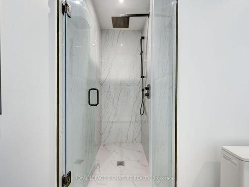 376 O'Connor Dr, Toronto, ON - Indoor Photo Showing Bathroom