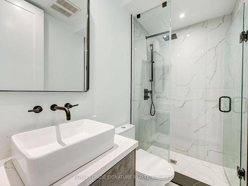 376 O'Connor Dr, Toronto, ON - Indoor Photo Showing Bathroom