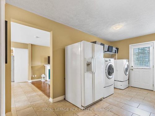 28 Gordon Rd, Tiny, ON - Indoor Photo Showing Laundry Room