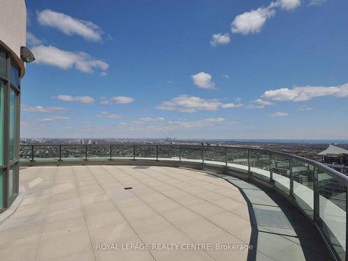 1206-208 Enfield Pl, Mississauga, ON - Outdoor With View