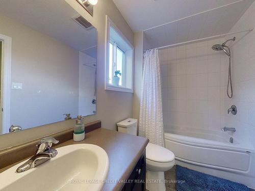 207 Eden Oak Tr, Kitchener, ON - Indoor Photo Showing Bathroom