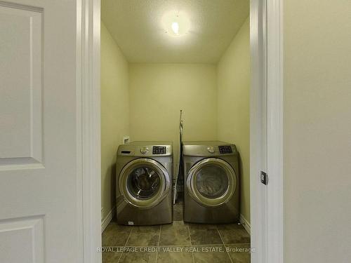 207 Eden Oak Tr, Kitchener, ON - Indoor Photo Showing Laundry Room