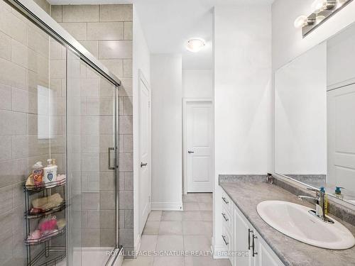54 Trailbank Gdns, Hamilton, ON - Indoor Photo Showing Bathroom