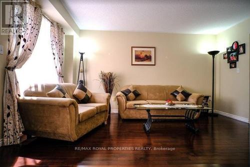 137 Hibbard Drive, Ajax, ON - Indoor Photo Showing Living Room