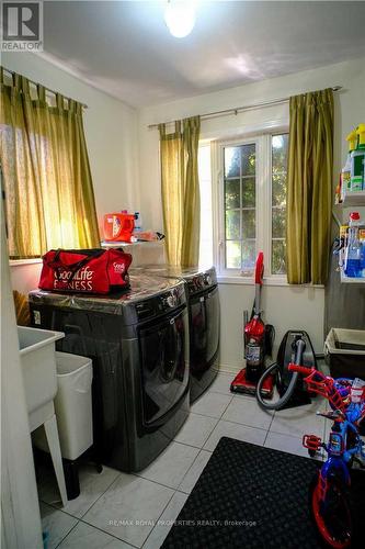 137 Hibbard Drive, Ajax, ON - Indoor Photo Showing Laundry Room