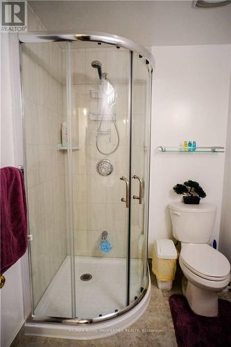137 Hibbard Drive, Ajax, ON - Indoor Photo Showing Bathroom