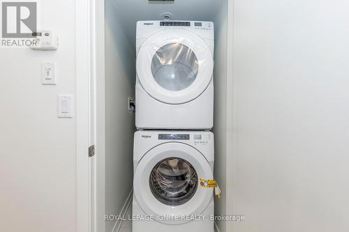 14 - 3409 Ridgeway Drive, Mississauga, ON - Indoor Photo Showing Laundry Room