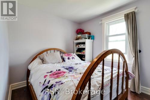 1034 Caven Street N, Mississauga, ON - Indoor Photo Showing Bedroom
