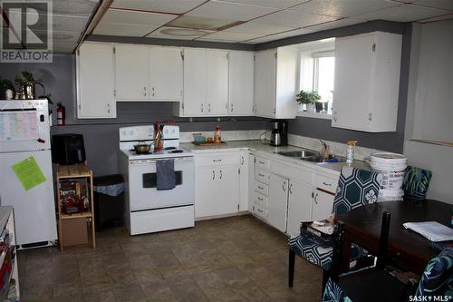 609 Kintyre Avenue, Colonsay, SK - Indoor Photo Showing Kitchen With Double Sink