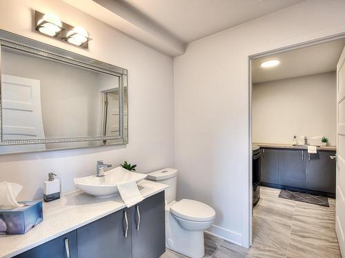 Salle d'eau - 17275 Rue Jacques-Cartier, Mirabel, QC - Indoor Photo Showing Bathroom
