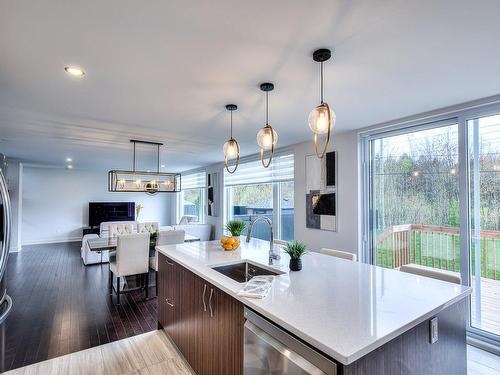 Kitchen - 17275 Rue Jacques-Cartier, Mirabel, QC - Indoor Photo Showing Kitchen With Upgraded Kitchen