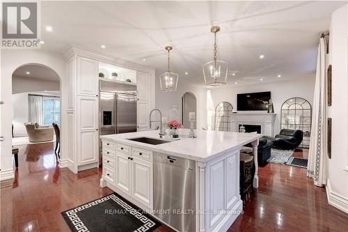 2214 Hampstead Road, Oakville, ON - Indoor Photo Showing Kitchen With Upgraded Kitchen