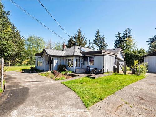 3876 Castle Dr, Campbell River, BC - Outdoor With Facade