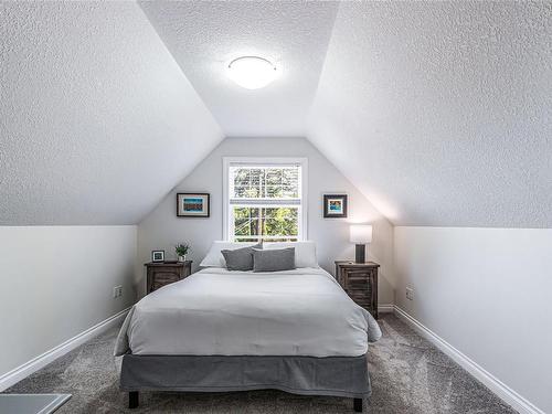 64 Bald Eagle Cres, Bowser, BC - Indoor Photo Showing Bedroom