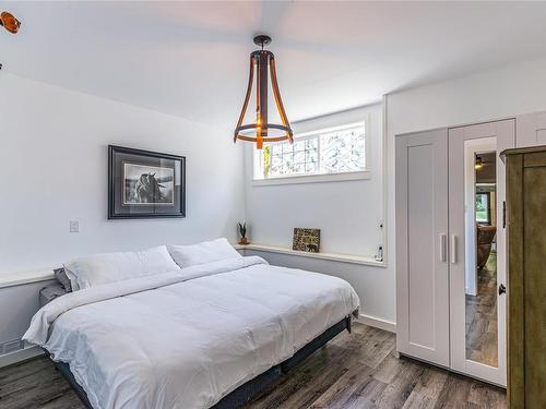 64 Bald Eagle Cres, Bowser, BC - Indoor Photo Showing Bedroom