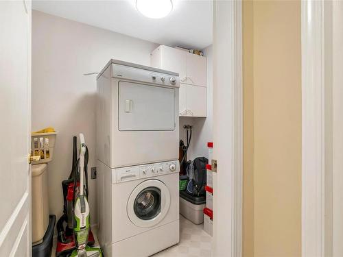 1130-2600 Ferguson Rd, Central Saanich, BC - Indoor Photo Showing Laundry Room