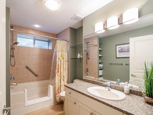 3615 Collingwood Dr, Nanoose Bay, BC - Indoor Photo Showing Bathroom