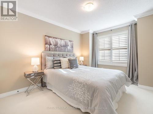 110 White Spruce Crescent, Vaughan, ON - Indoor Photo Showing Bedroom