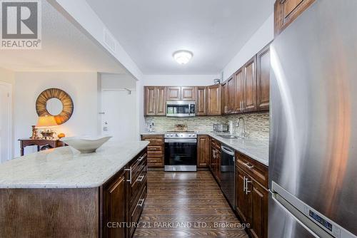 403 - 50 Baif Boulevard, Richmond Hill, ON - Indoor Photo Showing Kitchen With Upgraded Kitchen