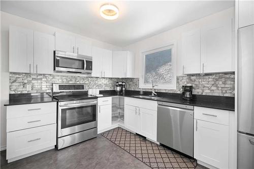 247 Tufnell Drive, Winnipeg, MB - Indoor Photo Showing Kitchen With Upgraded Kitchen