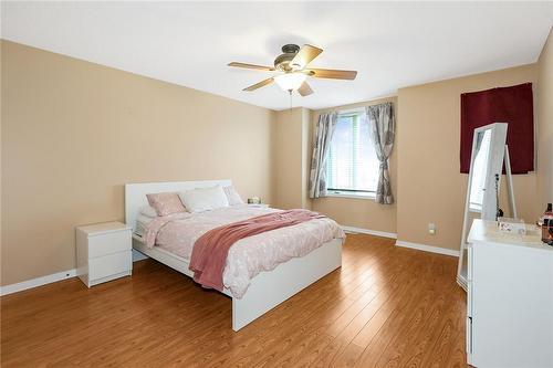 86 Benziger Lane, Stoney Creek, ON - Indoor Photo Showing Bedroom