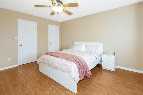 86 Benziger Lane, Stoney Creek, ON - Indoor Photo Showing Bedroom
