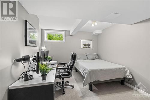 125 Inniskillin Drive, Ottawa, ON - Indoor Photo Showing Bedroom
