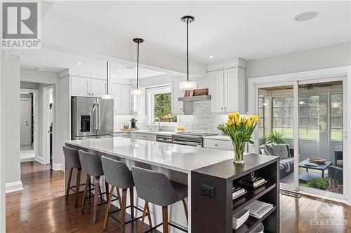 125 Inniskillin Drive, Ottawa, ON - Indoor Photo Showing Kitchen With Upgraded Kitchen