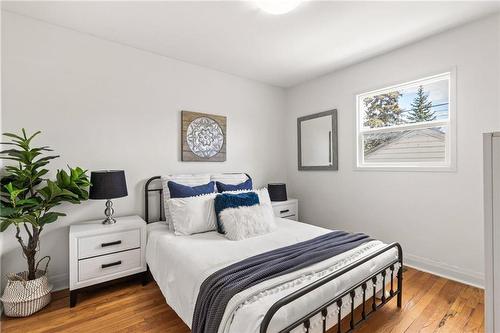 1007 Clifton Street, Winnipeg, MB - Indoor Photo Showing Bedroom