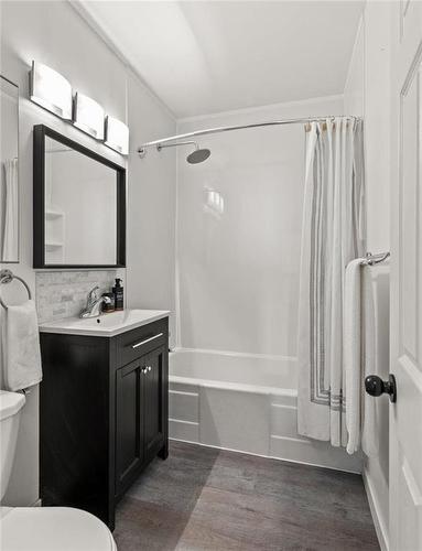 1007 Clifton Street, Winnipeg, MB - Indoor Photo Showing Bathroom