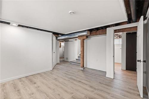 1007 Clifton Street, Winnipeg, MB - Indoor Photo Showing Other Room