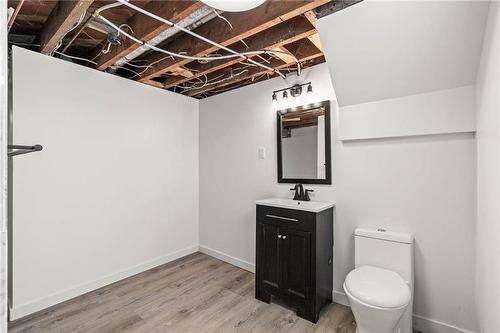 1007 Clifton Street, Winnipeg, MB - Indoor Photo Showing Bathroom