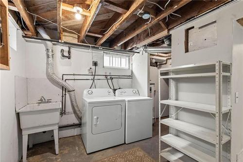 1007 Clifton Street, Winnipeg, MB - Indoor Photo Showing Laundry Room