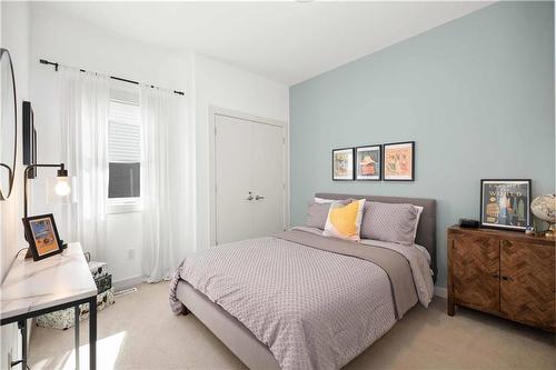 99 Blue Sun Drive, Winnipeg, MB - Indoor Photo Showing Bedroom