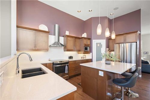 99 Blue Sun Drive, Winnipeg, MB - Indoor Photo Showing Kitchen With Double Sink With Upgraded Kitchen