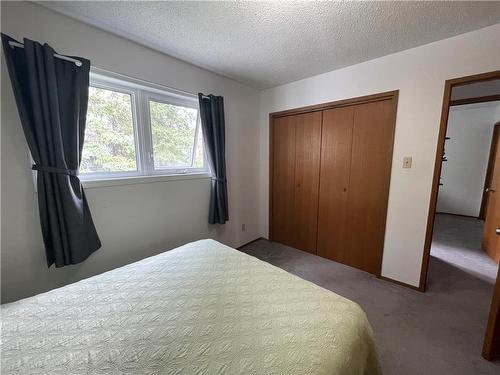 227 Lindsay Street, Mccreary, MB - Indoor Photo Showing Bedroom