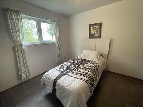 227 Lindsay Street, Mccreary, MB - Indoor Photo Showing Bedroom