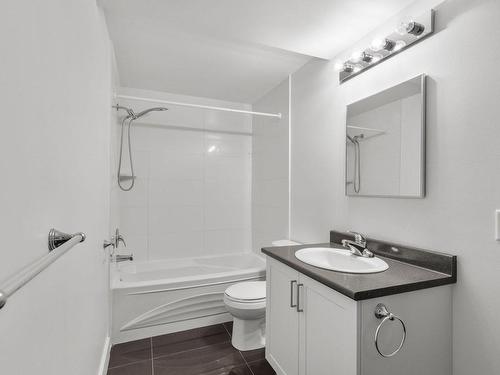 Salle de bains - 1-1700 Rue De Champlain, Montréal (Ville-Marie), QC - Indoor Photo Showing Bathroom