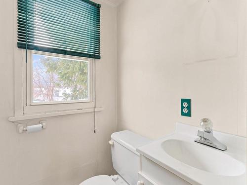 Powder room - 23 Rue Yvon-Provost, Salaberry-De-Valleyfield, QC - Indoor Photo Showing Bathroom